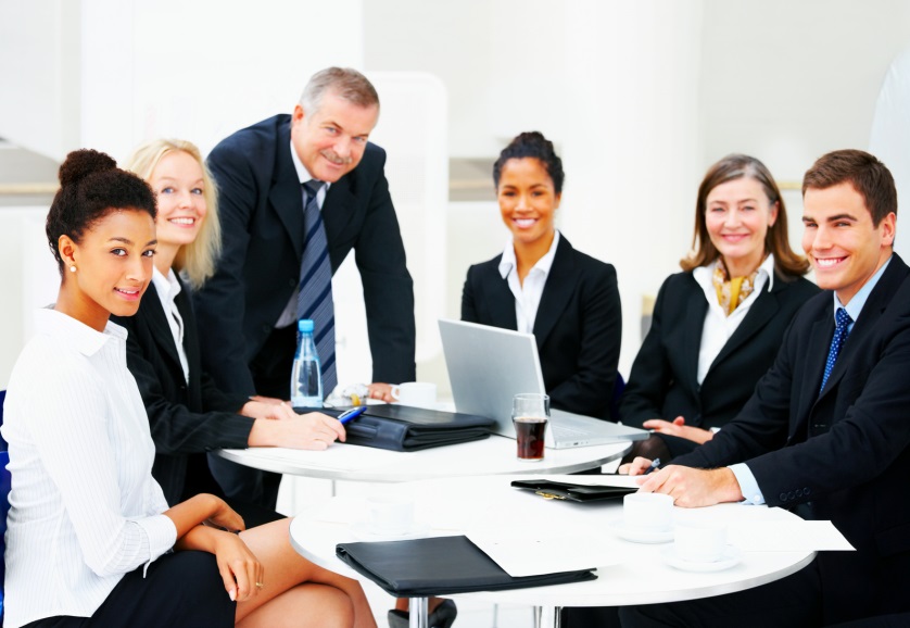 Profissionais engajados, mais produtivos e felizes.